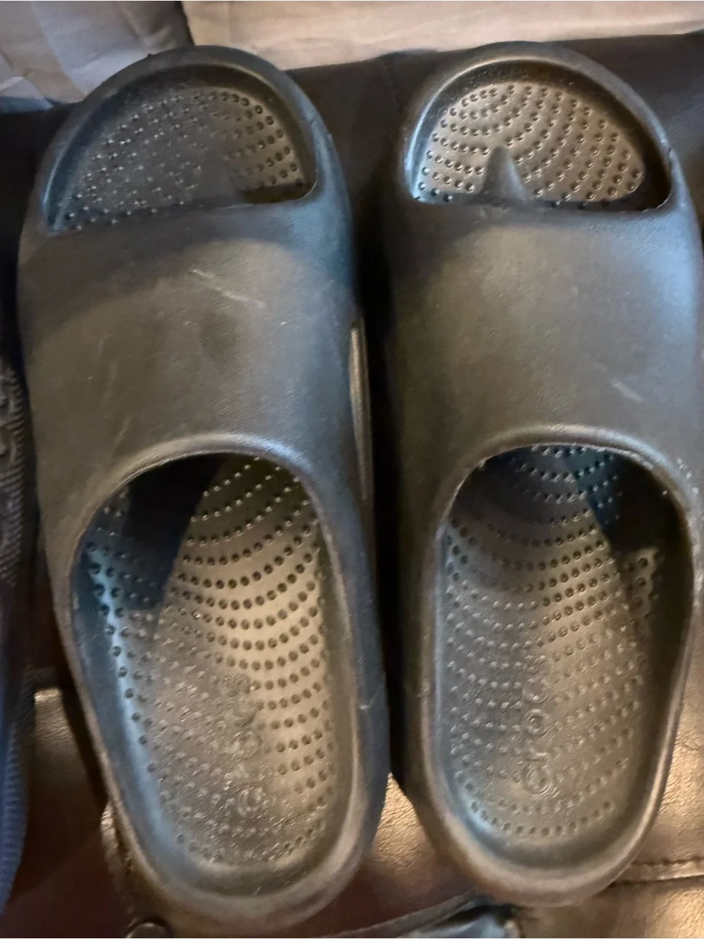 Crocs- Black Slide Sandals M6-W8